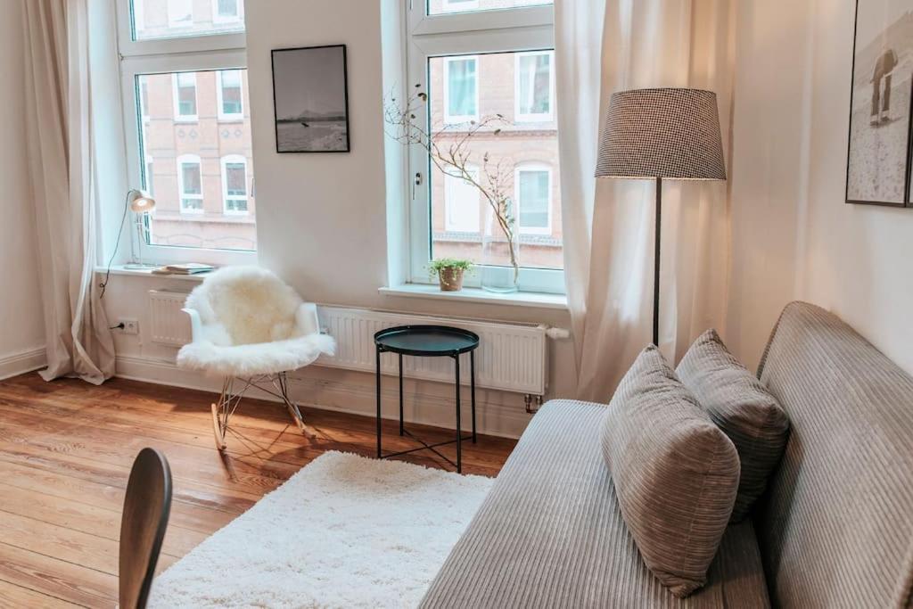 Altbautraum! 2 Zimmer Mit 24H Check-In Kiel Buitenkant foto