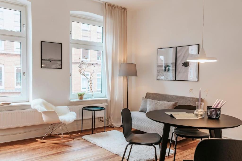 Altbautraum! 2 Zimmer Mit 24H Check-In Kiel Buitenkant foto