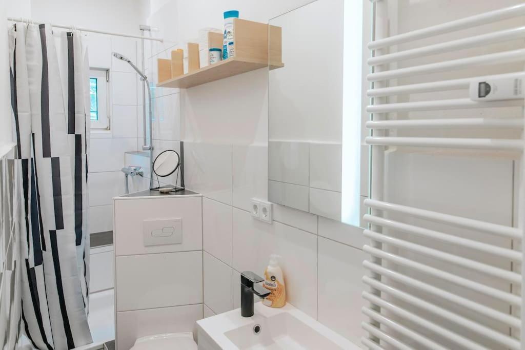 Altbautraum! 2 Zimmer Mit 24H Check-In Kiel Buitenkant foto